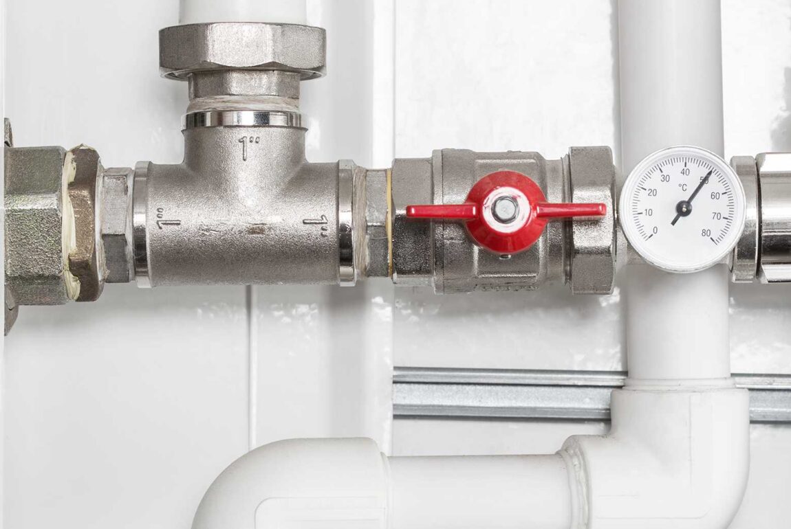 How many calories an adult needs per day